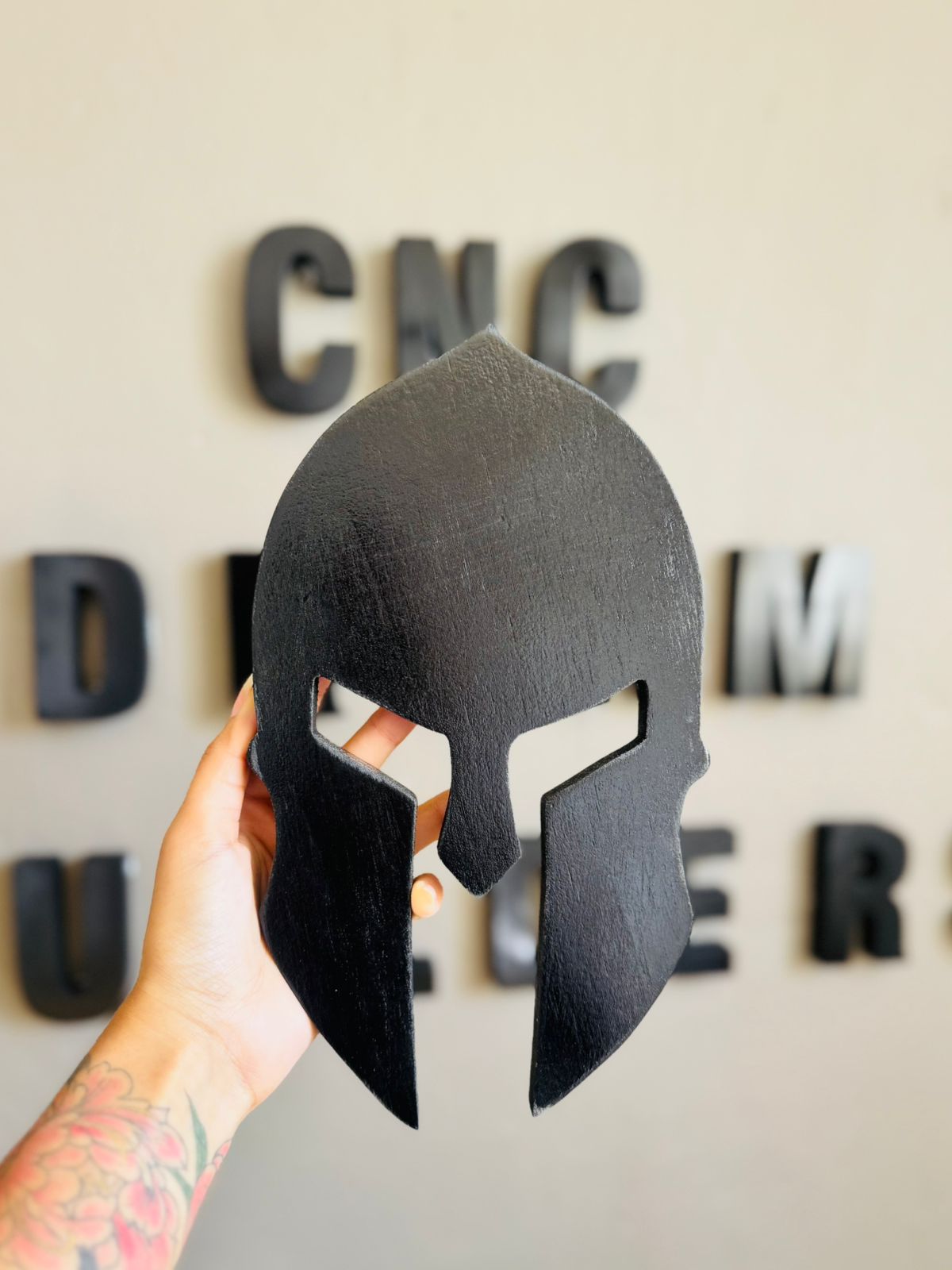 Casco de espartano en madera