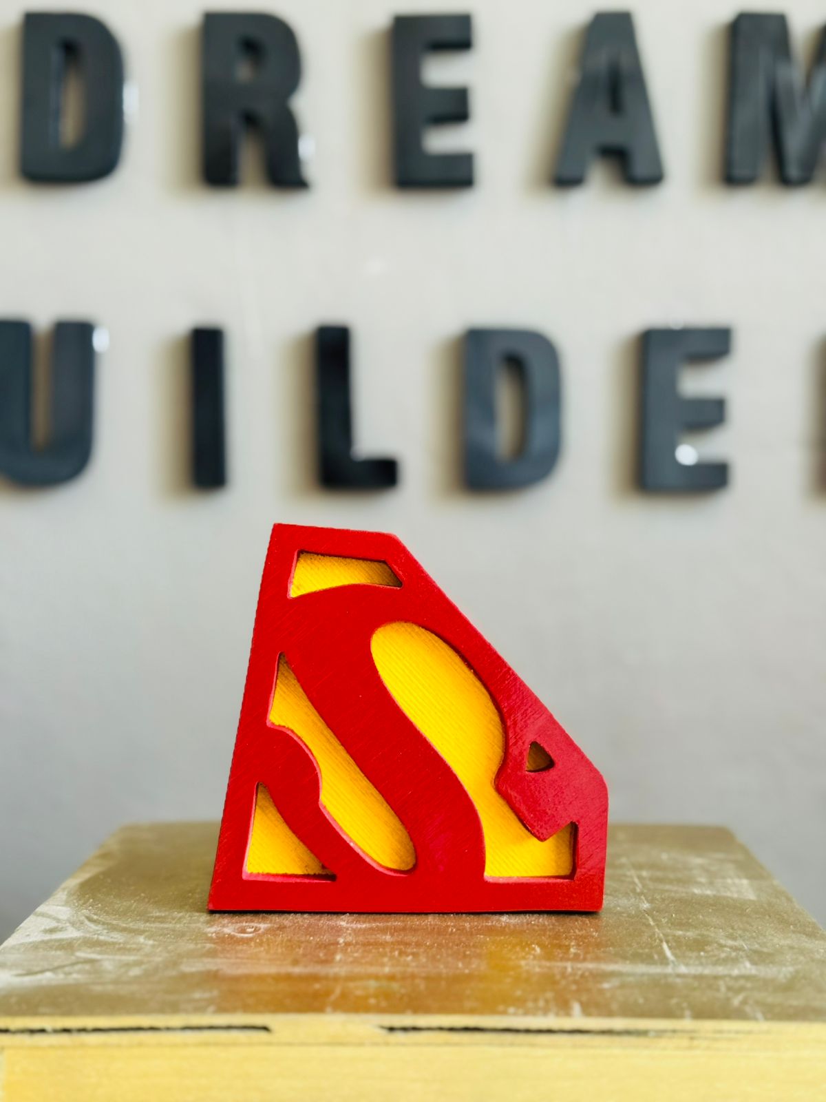 Escudo de Superman en madera
