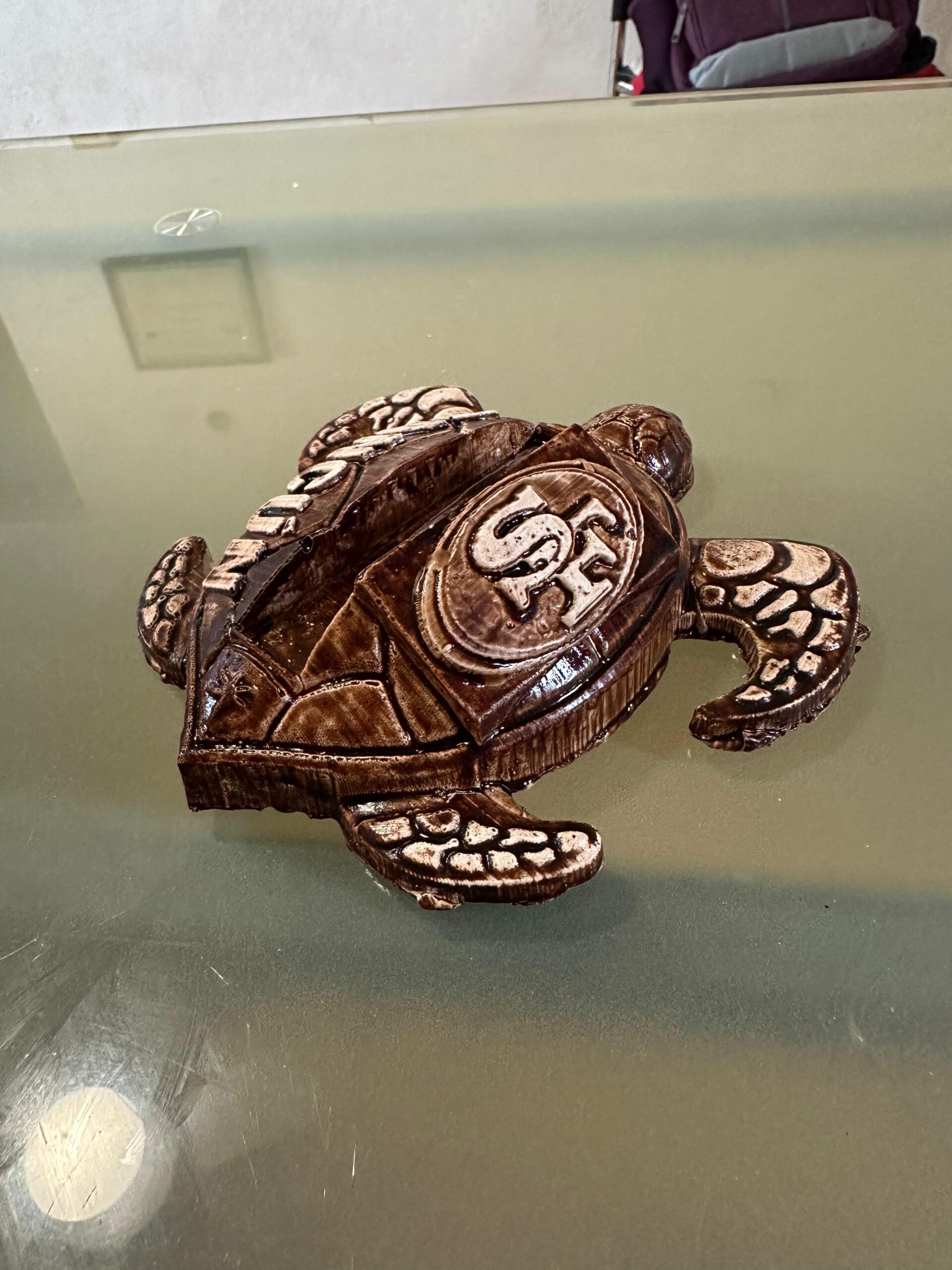 Tortuga de resina porta celular - portada