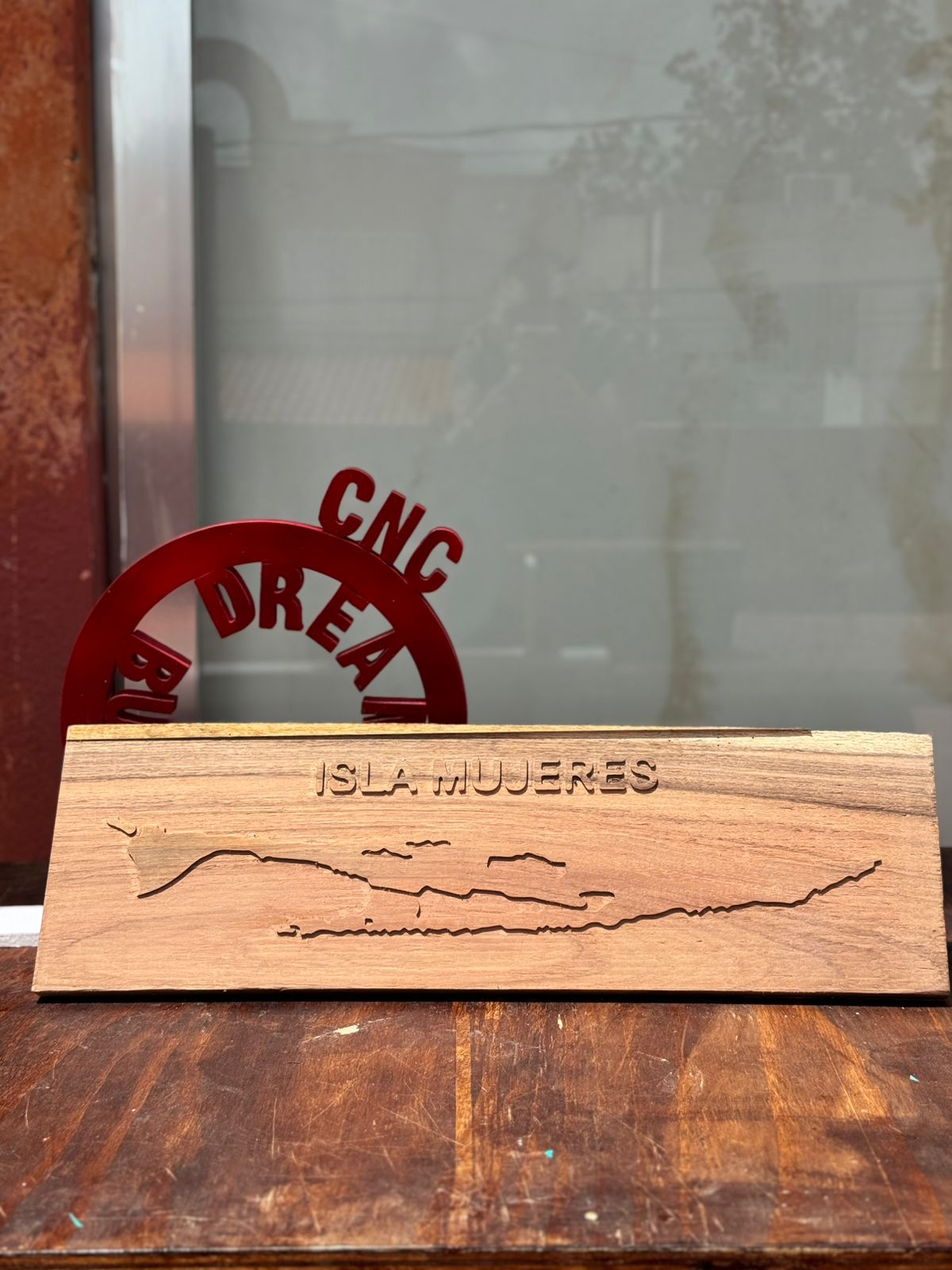 Isla Mujeres tallada en madera - portada